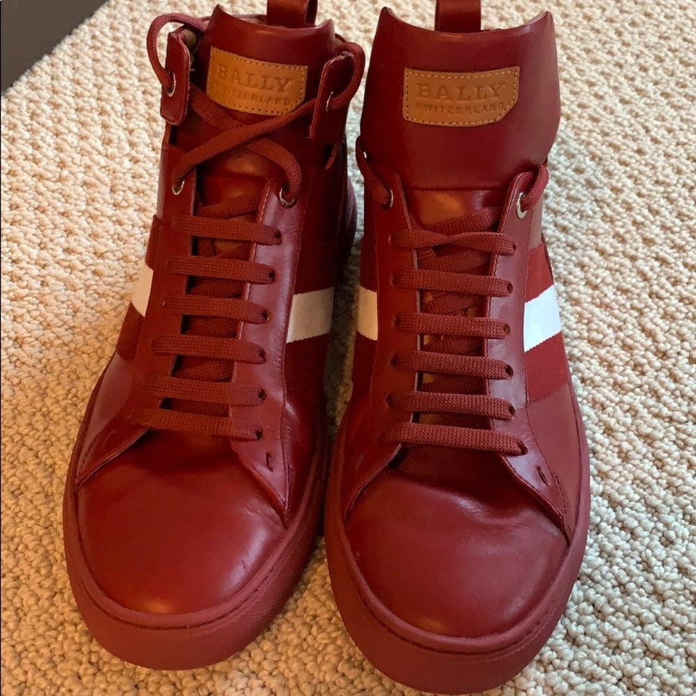 Men’s Bally hi top sneaker!